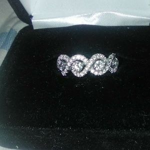 Authentic solid white gold w real Diamond s ring